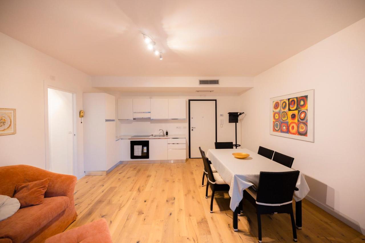 Appartement Nuovissimo Bilocale In Zona Navigli/Romolo à Milan Extérieur photo